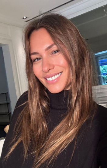 Elena V.